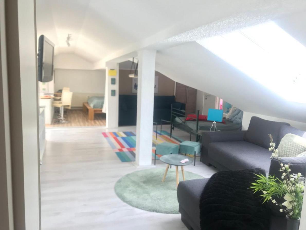 Ue Villa 4 Zimmer ヒルシャルト エクステリア 写真